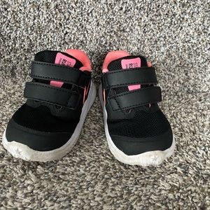 Nike Toddler sneakers size 5C